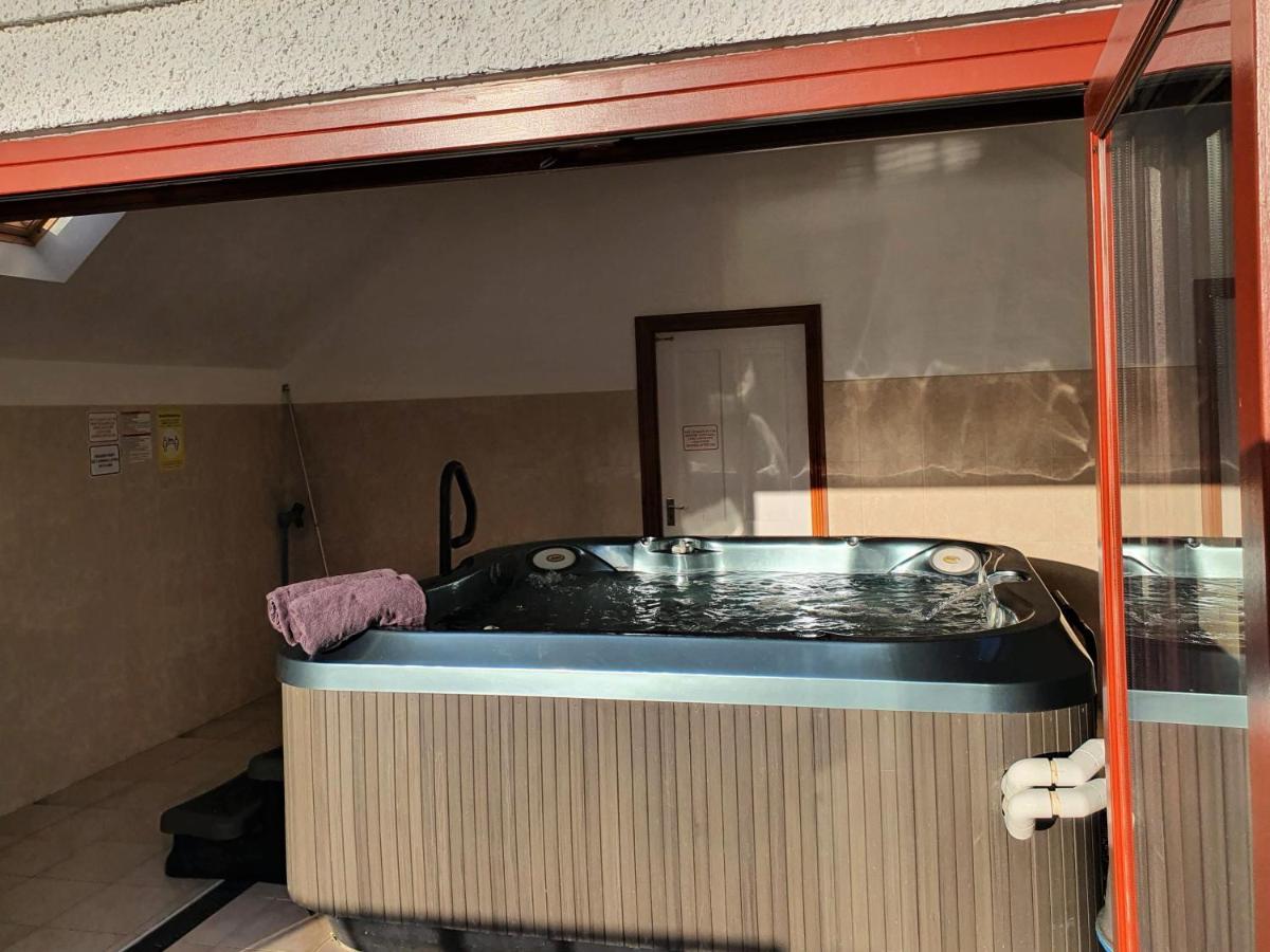 Kestrel Farmhouse 兰达弗里 外观 照片